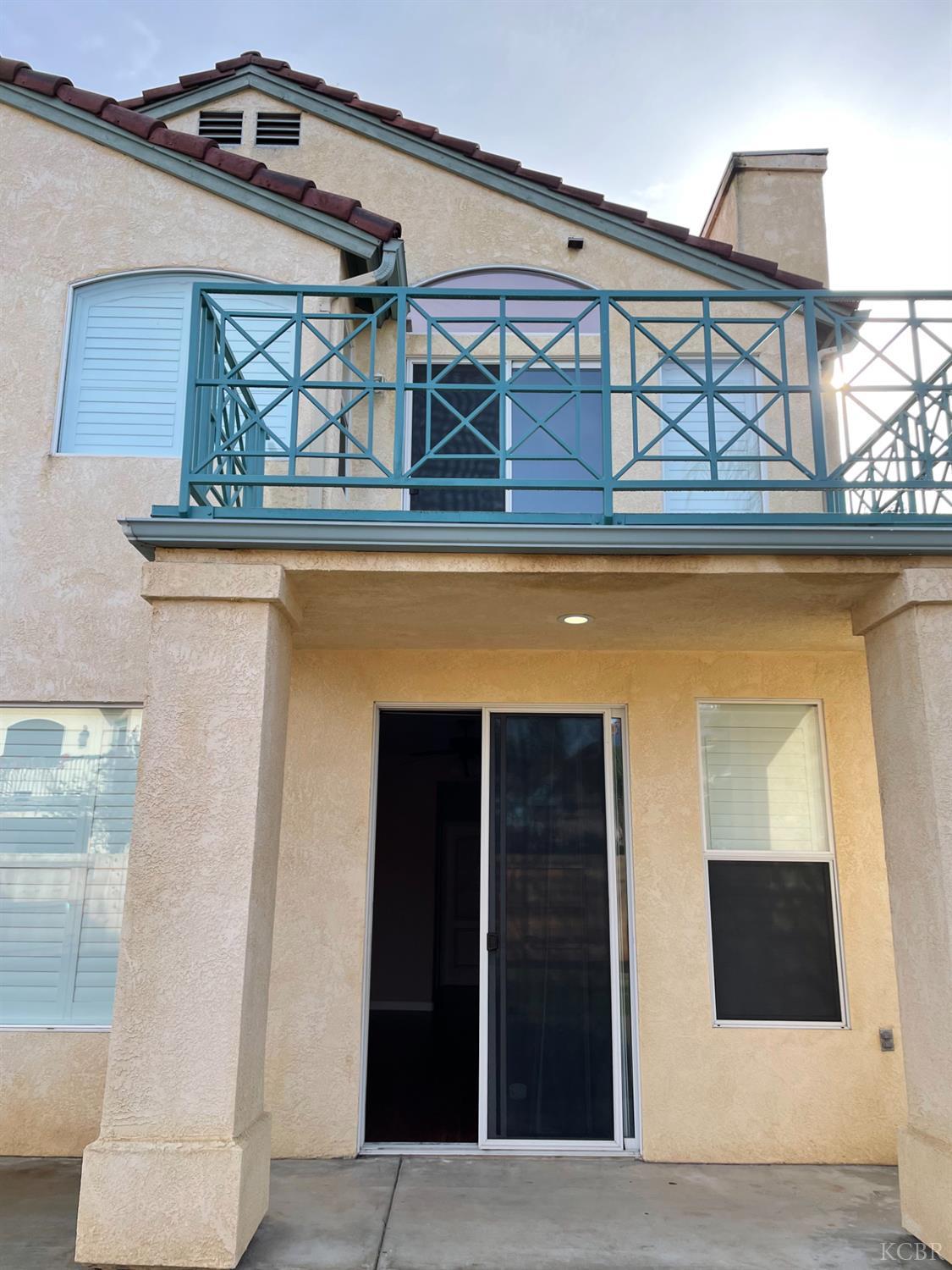 989 Laguna Dr, Lemoore, CA 93245