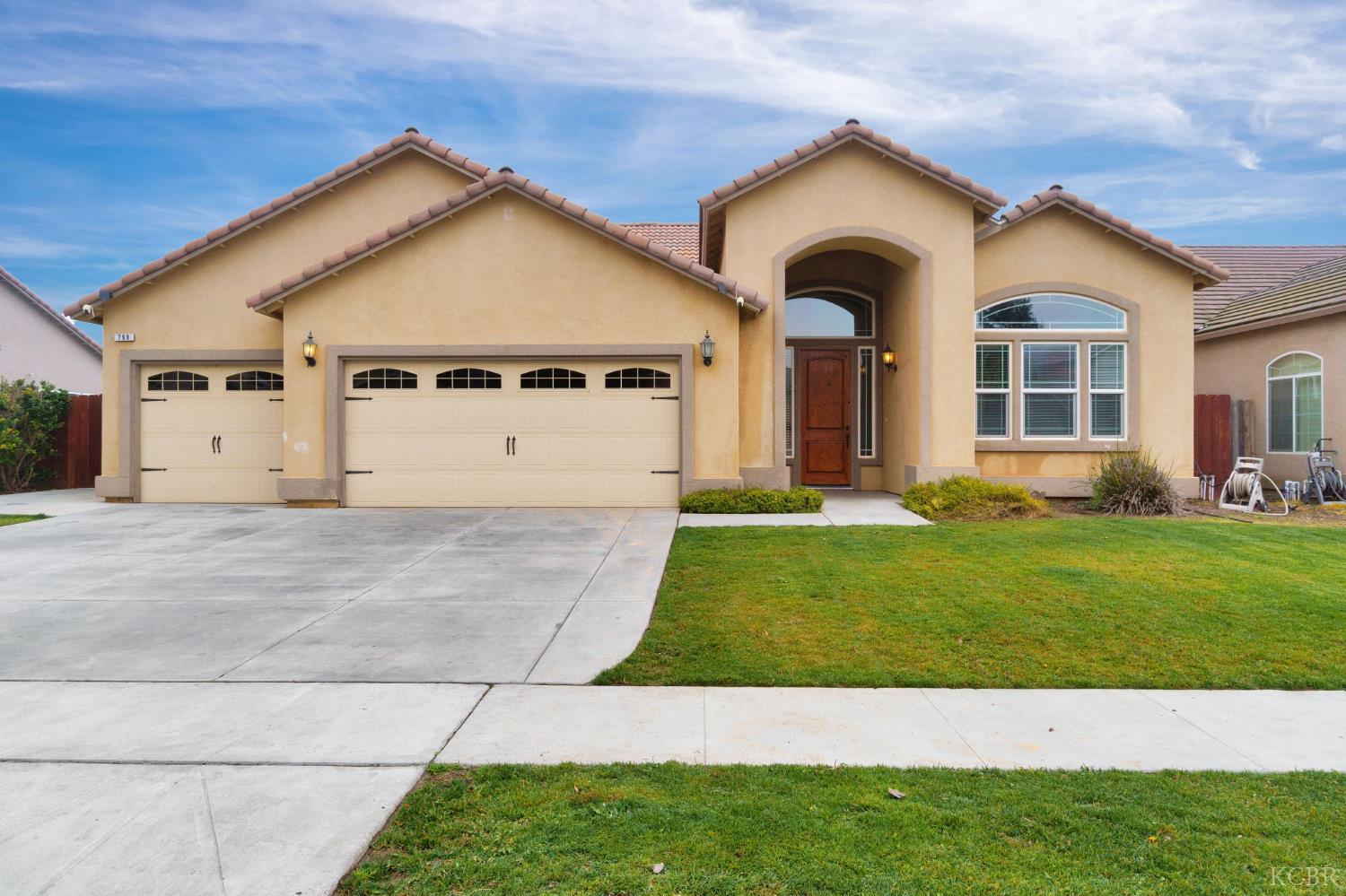 798 S Michelle Ave, Kerman, CA 93630