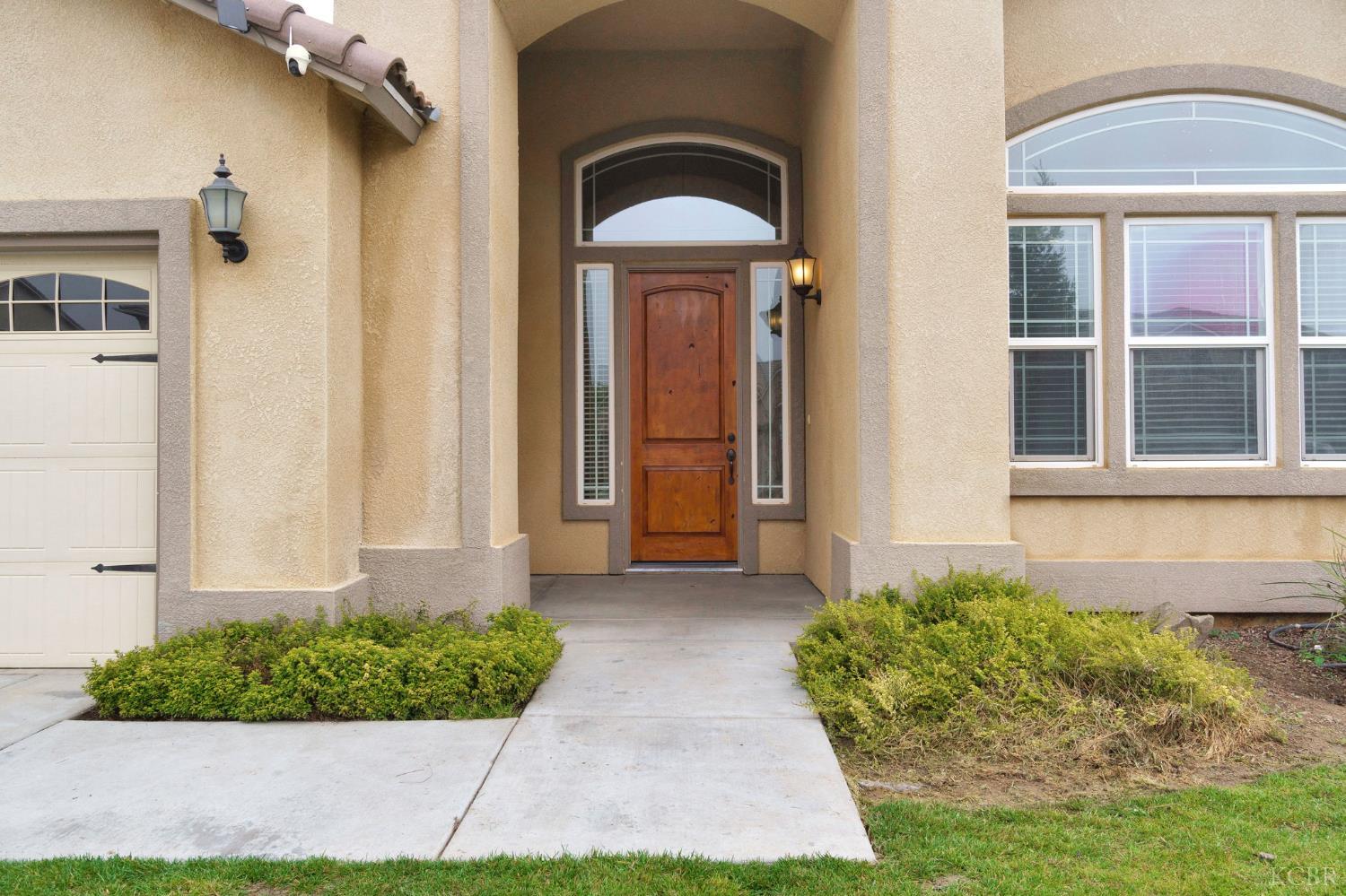 798 S Michelle Ave, Kerman, CA 93630