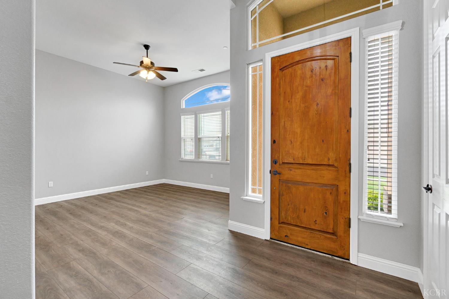 798 S Michelle Ave, Kerman, CA 93630