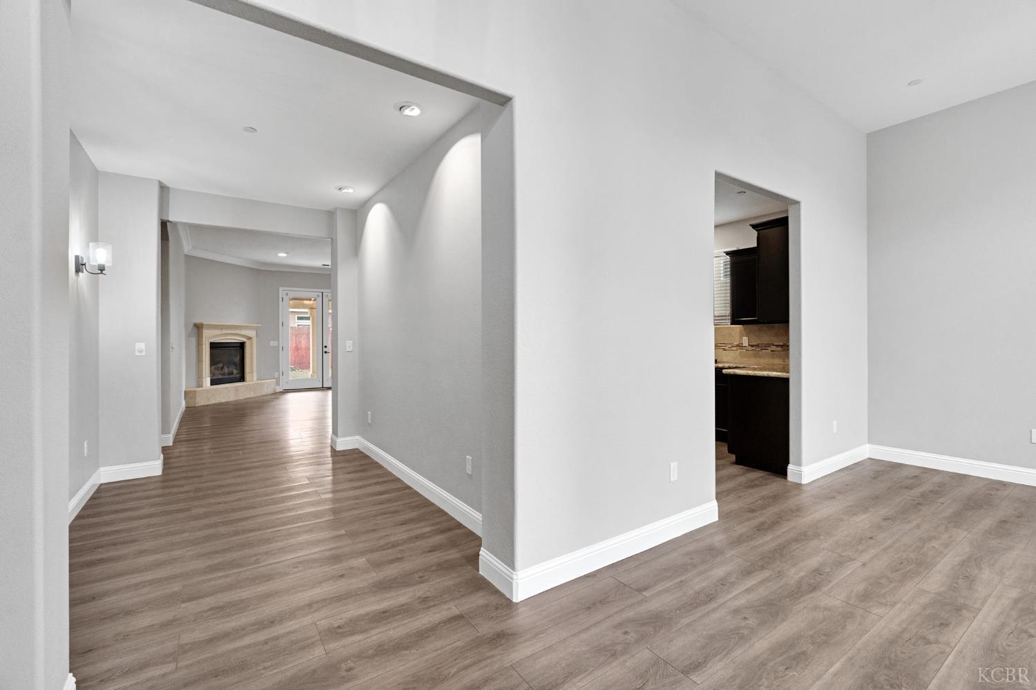 798 S Michelle Ave, Kerman, CA 93630