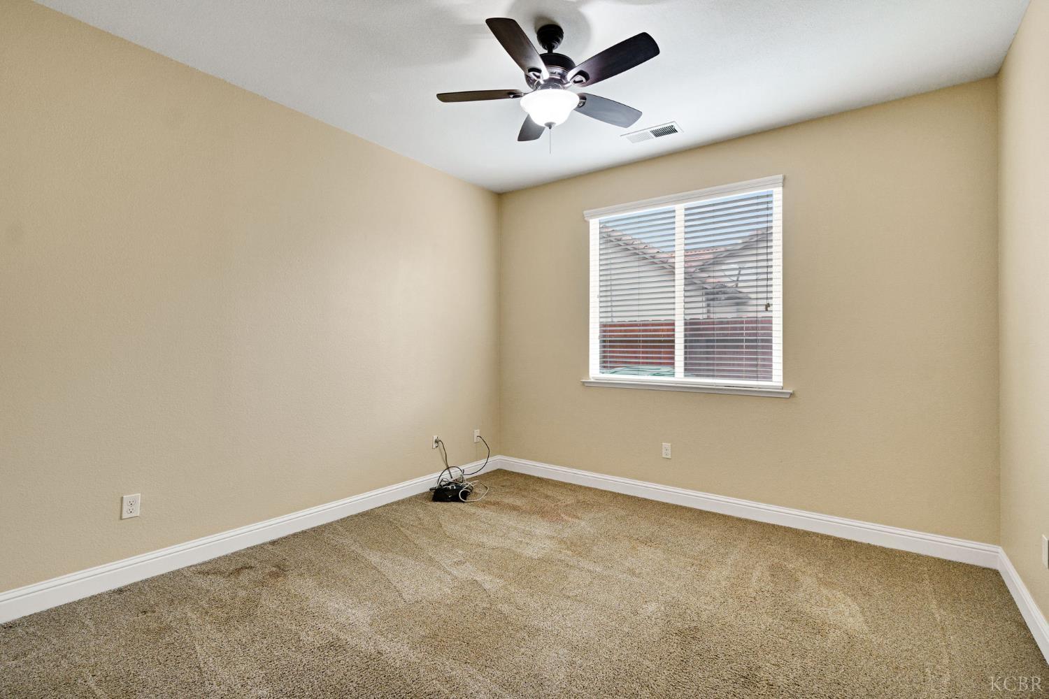 798 S Michelle Ave, Kerman, CA 93630