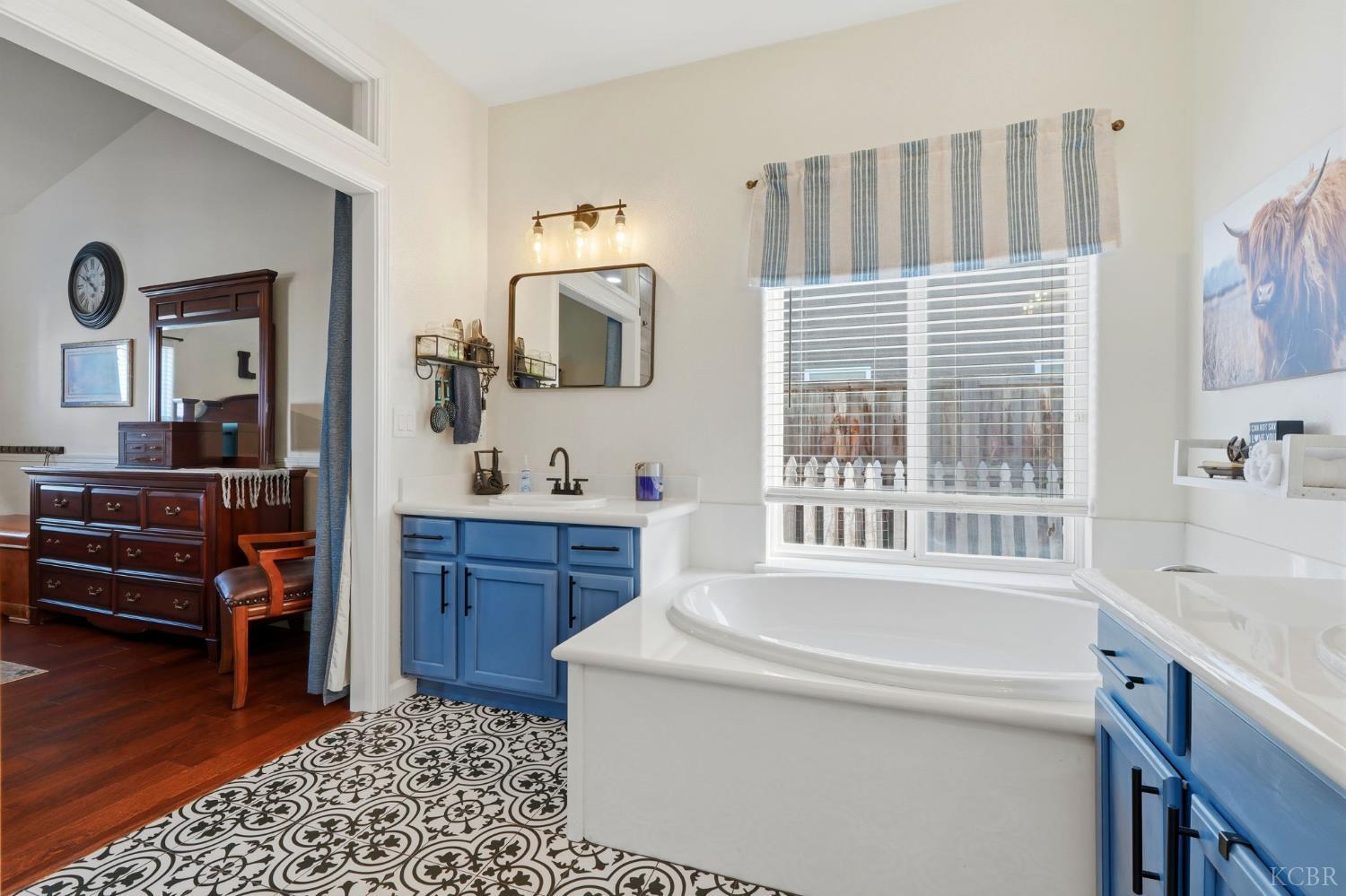 1528 Castoro Way, Hanford, CA 93230