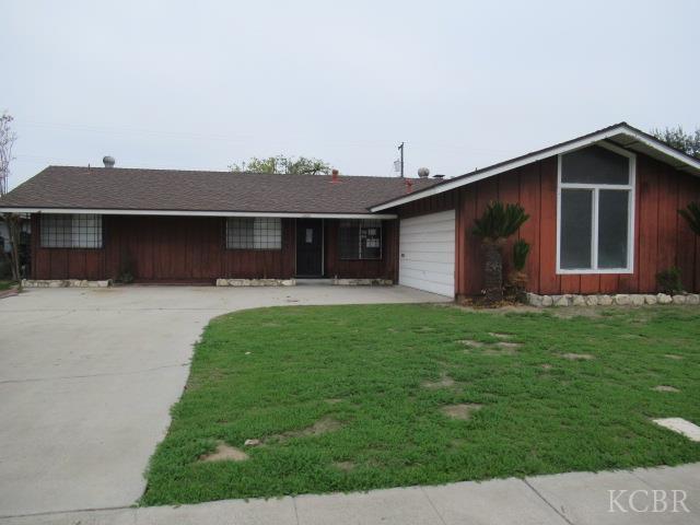 2222 Barbara, Selma, CA 93662