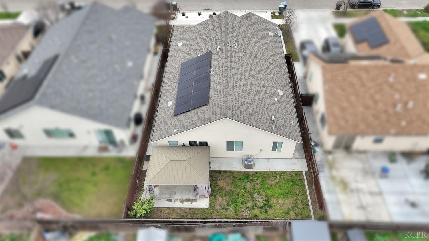 1113 Greenbrier Dr, Hanford, CA 93230