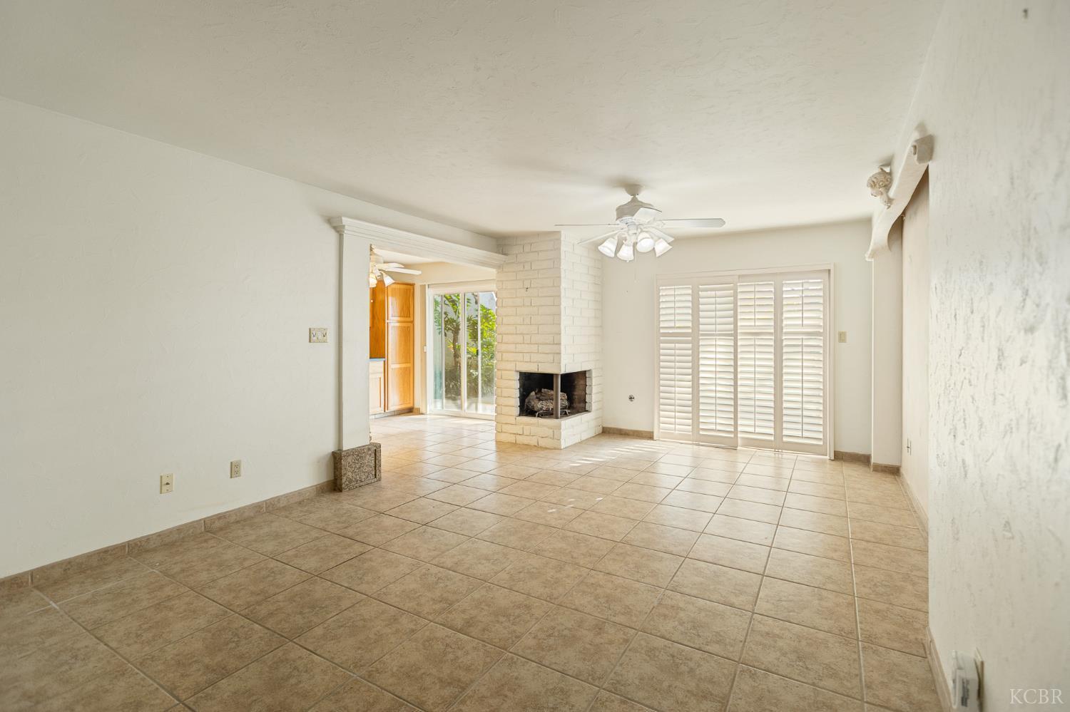 637 Village Green St, Porterville, CA 93257