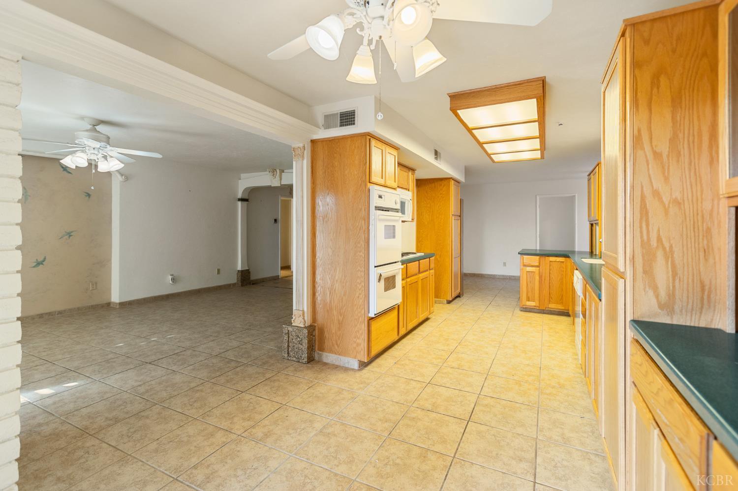 637 Village Green St, Porterville, CA 93257