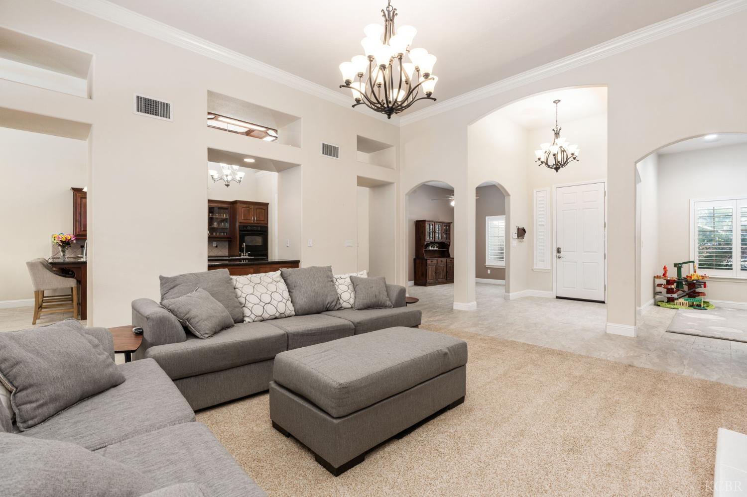 321 N Preston St, Visalia, CA 93291