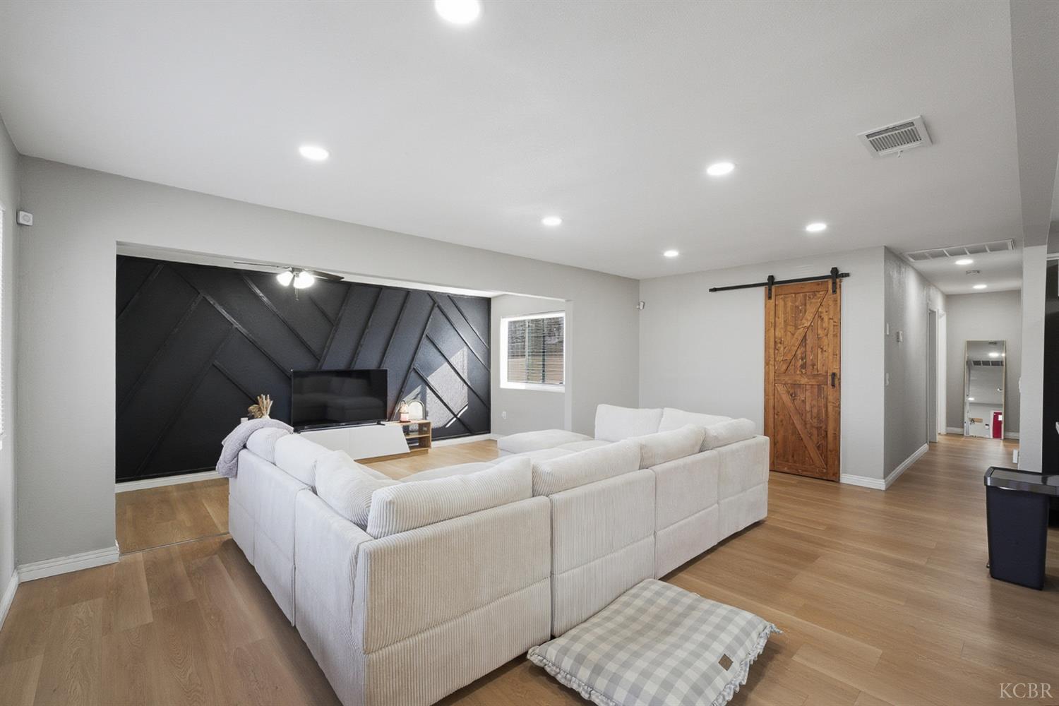 1021 Stanley Ave, Corcoran, CA 93212