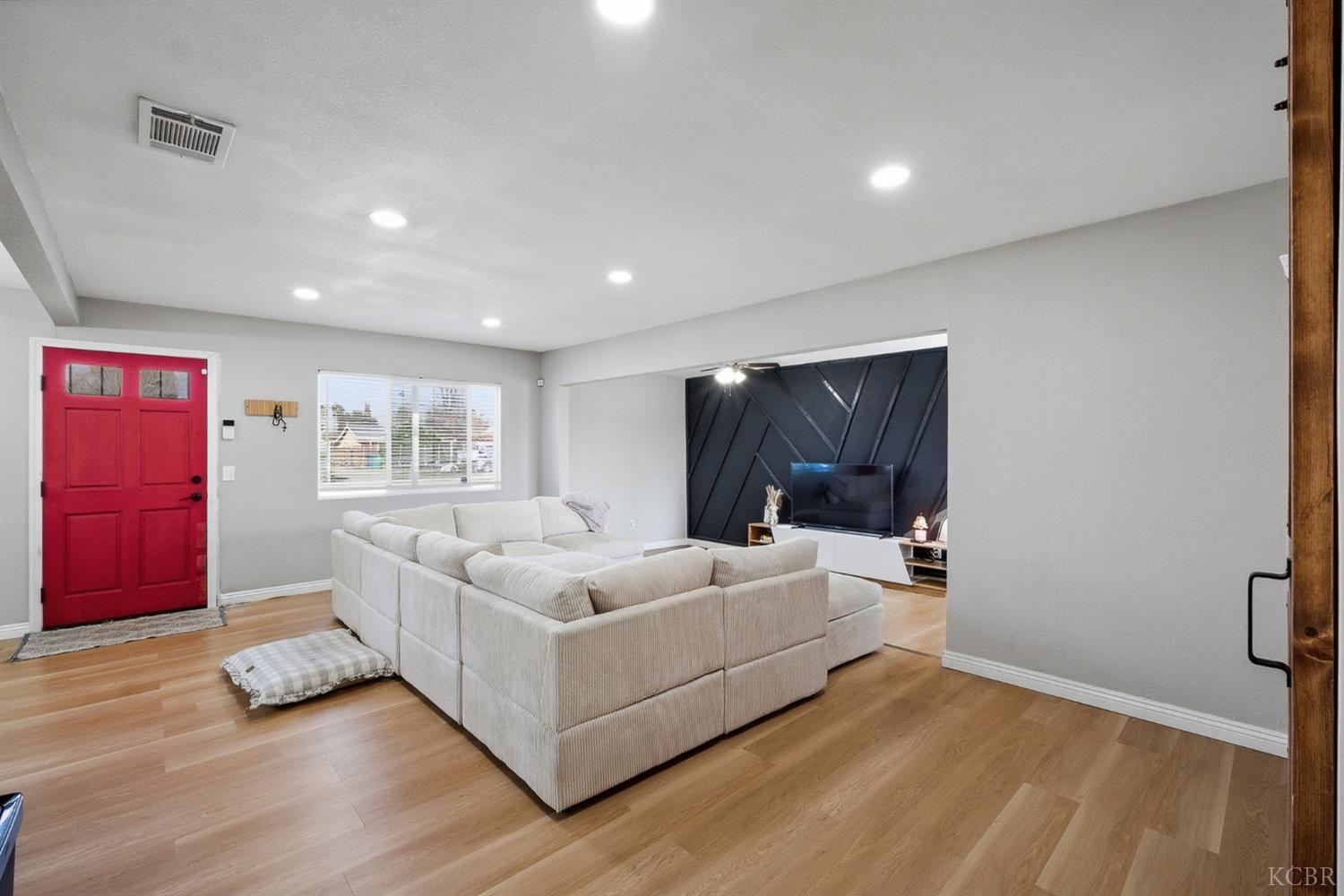 1021 Stanley Ave, Corcoran, CA 93212