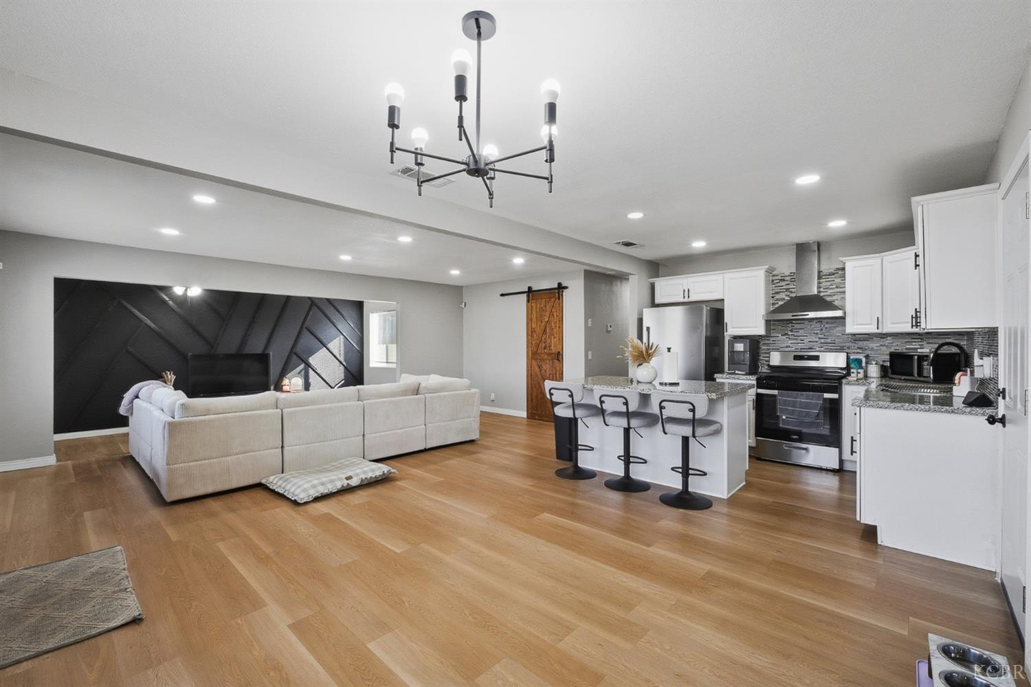 1021 Stanley Ave, Corcoran, CA 93212