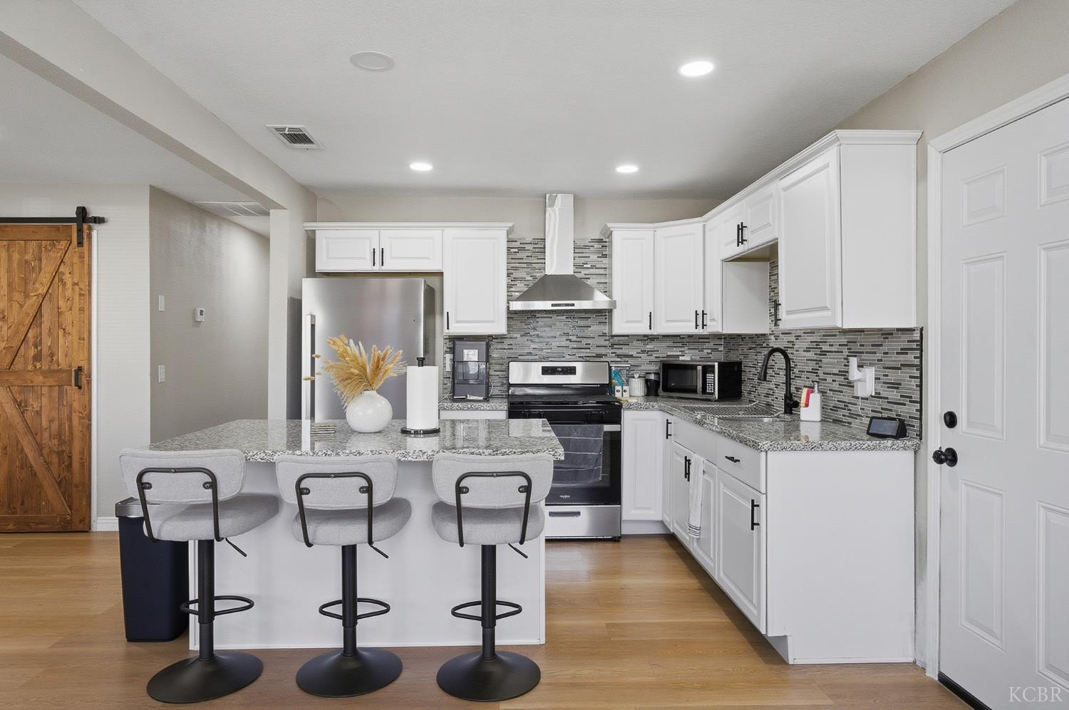 1021 Stanley Ave, Corcoran, CA 93212