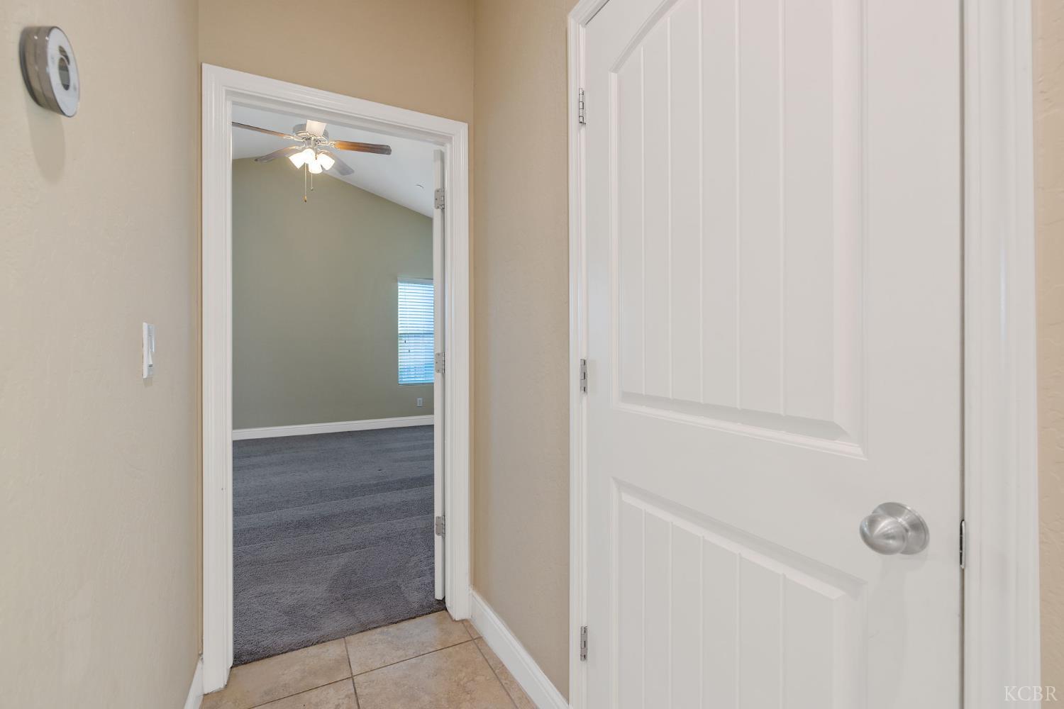 2006 W Hopkins Way, Hanford, CA 93230