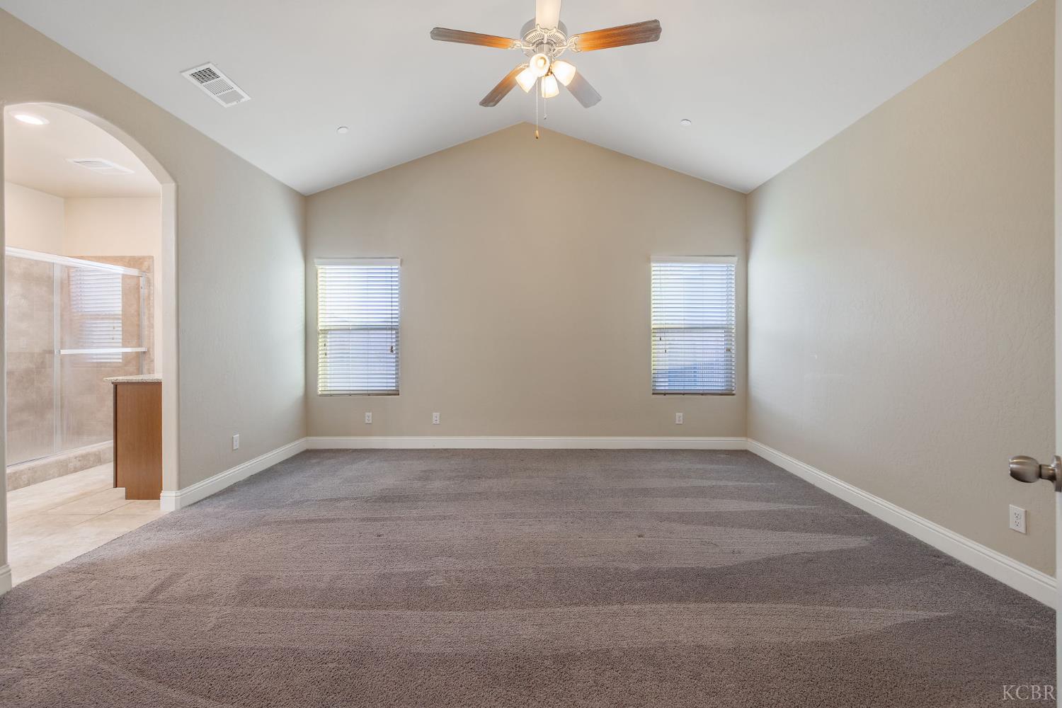 2006 W Hopkins Way, Hanford, CA 93230