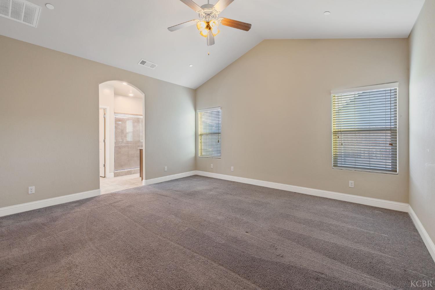 2006 W Hopkins Way, Hanford, CA 93230