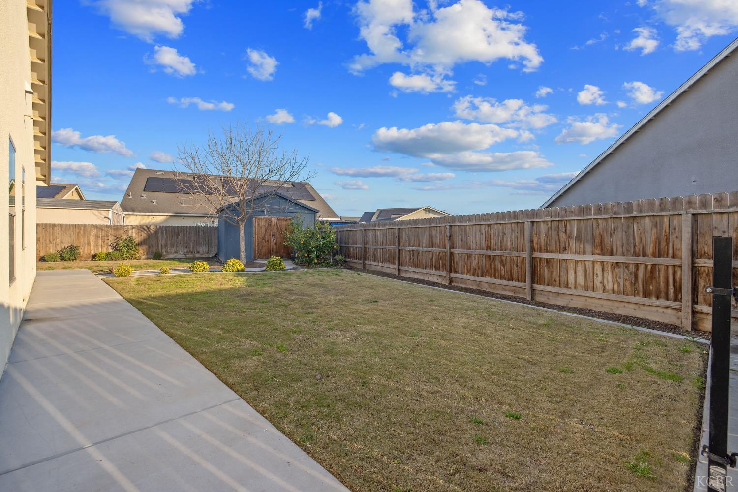 2006 W Hopkins Way, Hanford, CA 93230