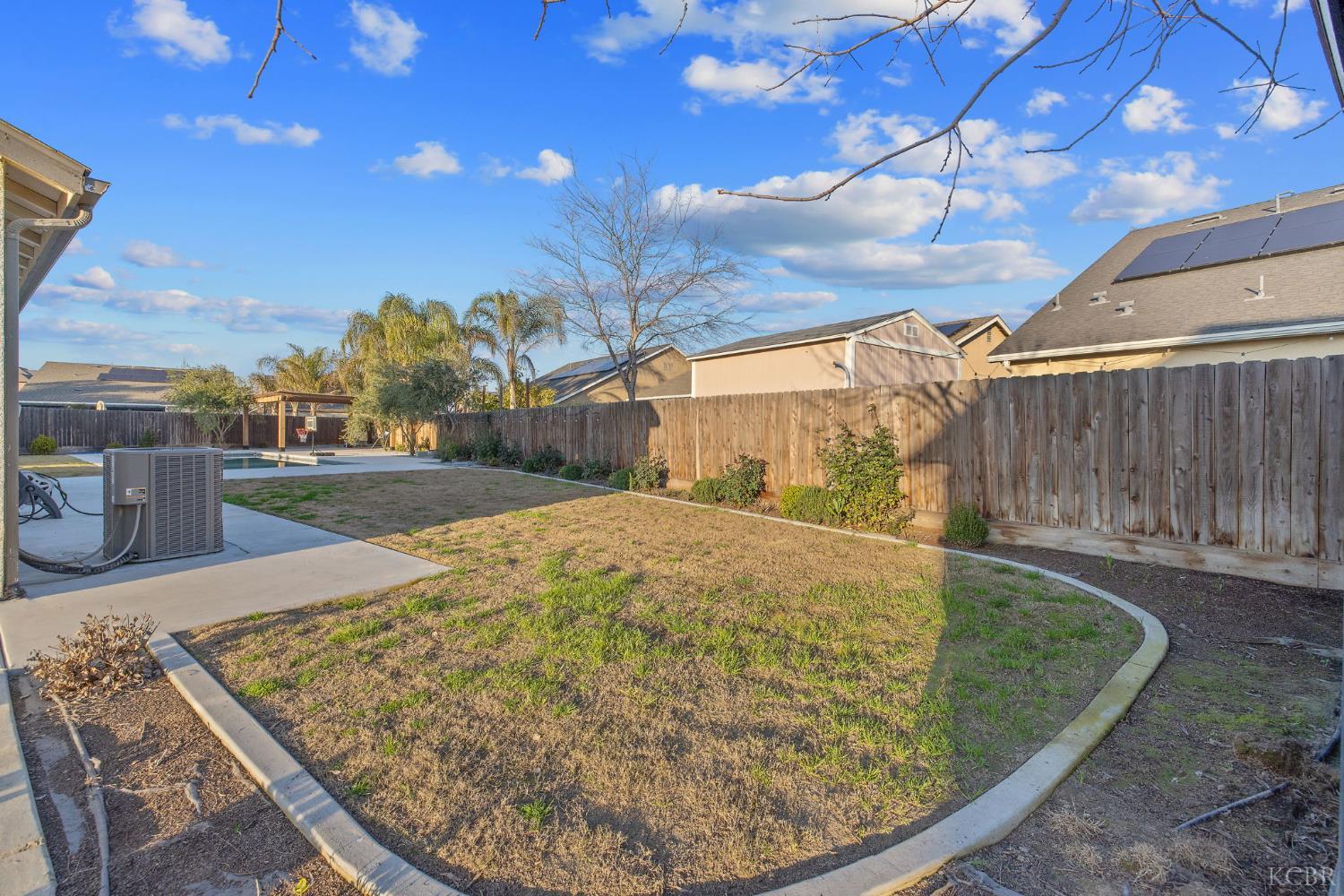 2006 W Hopkins Way, Hanford, CA 93230