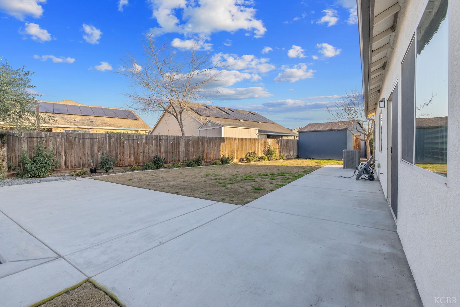 2006 W Hopkins Way, Hanford, CA 93230