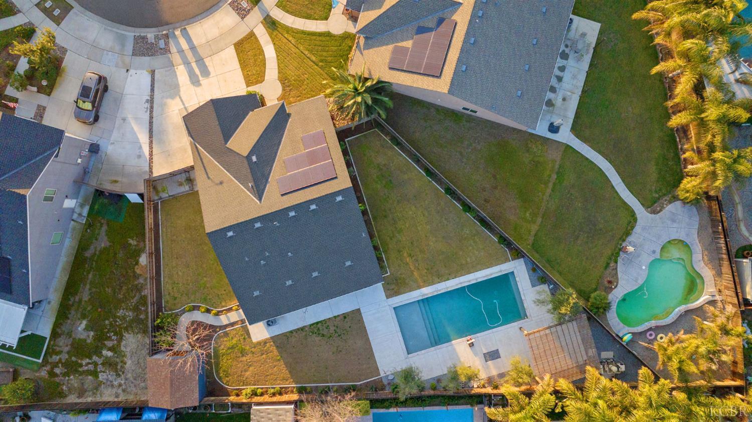 2006 W Hopkins Way, Hanford, CA 93230