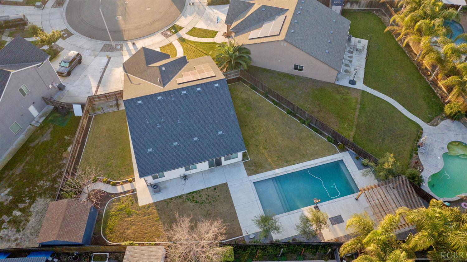 2006 W Hopkins Way, Hanford, CA 93230