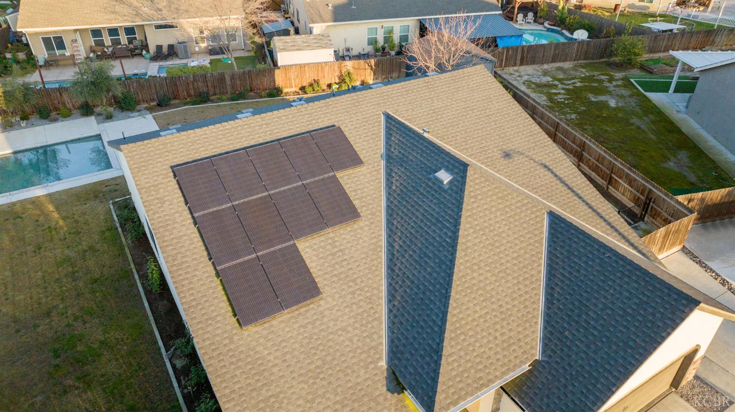 2006 W Hopkins Way, Hanford, CA 93230