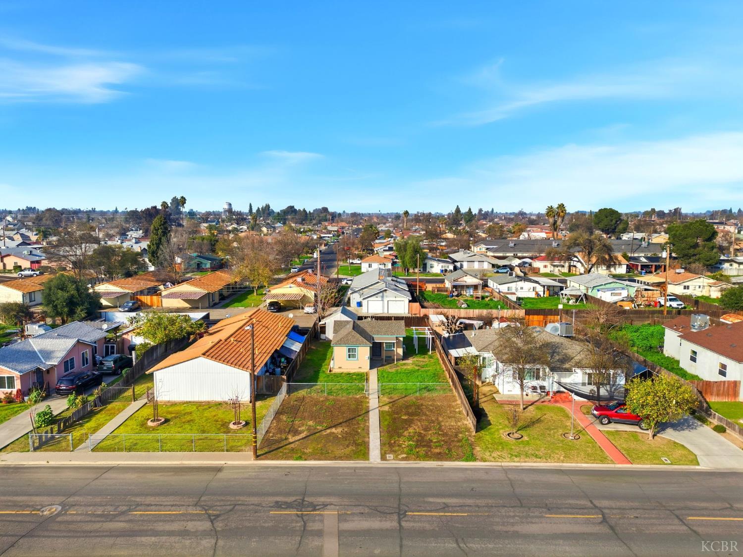 402 E Elm St, Hanford, CA 93230