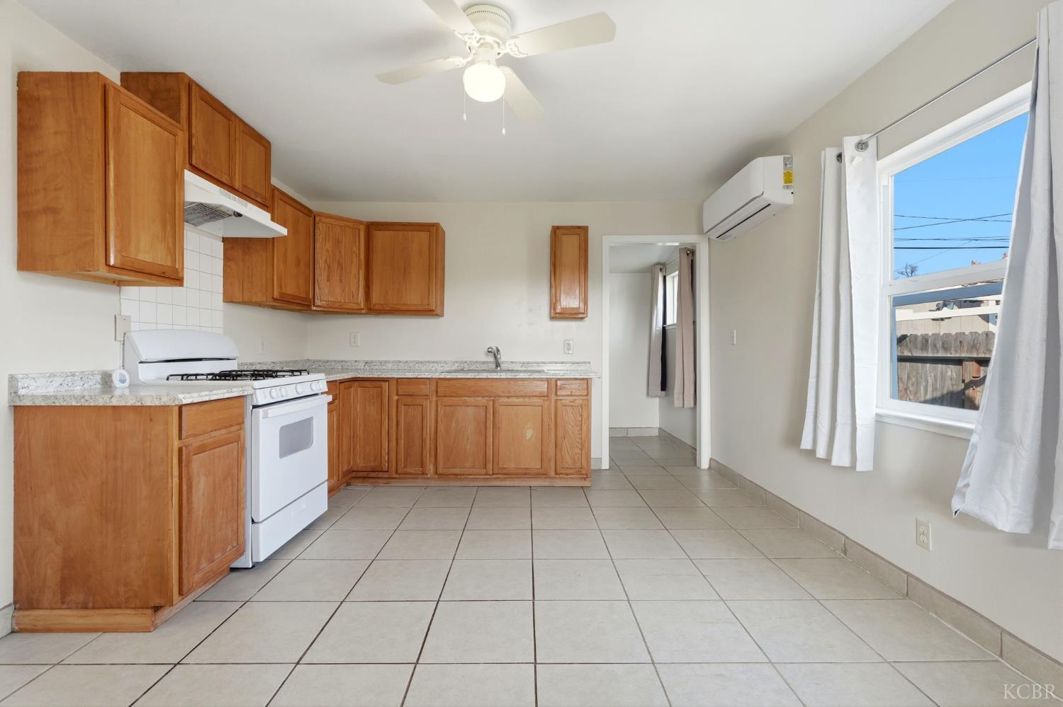 402 E Elm St, Hanford, CA 93230