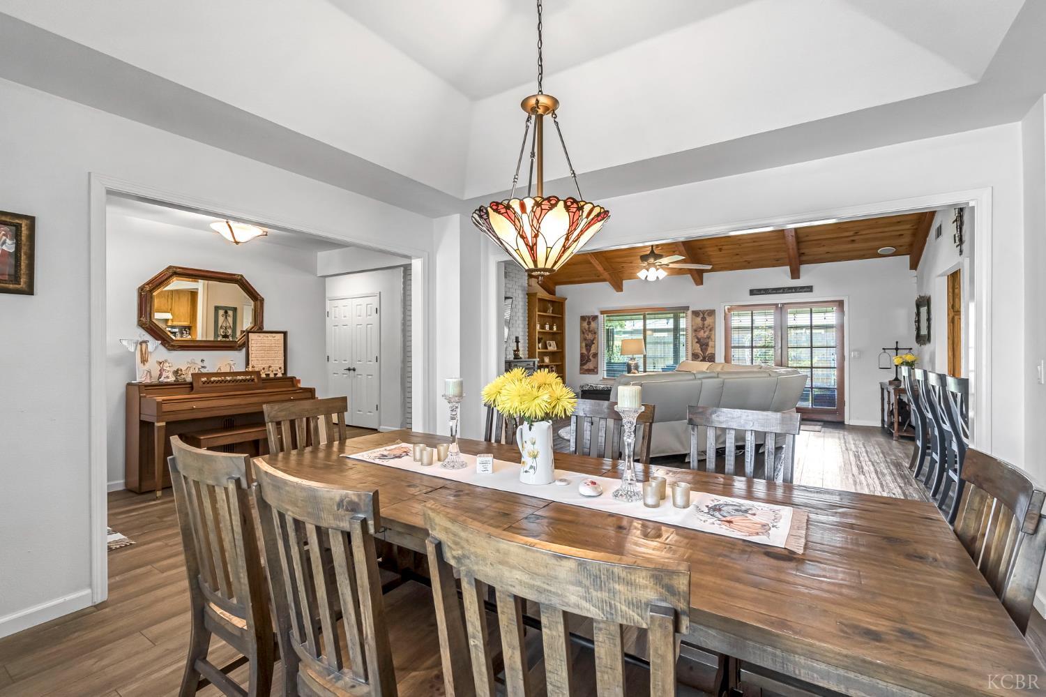 1405 Lincoln Ln, Lemoore, CA 93245