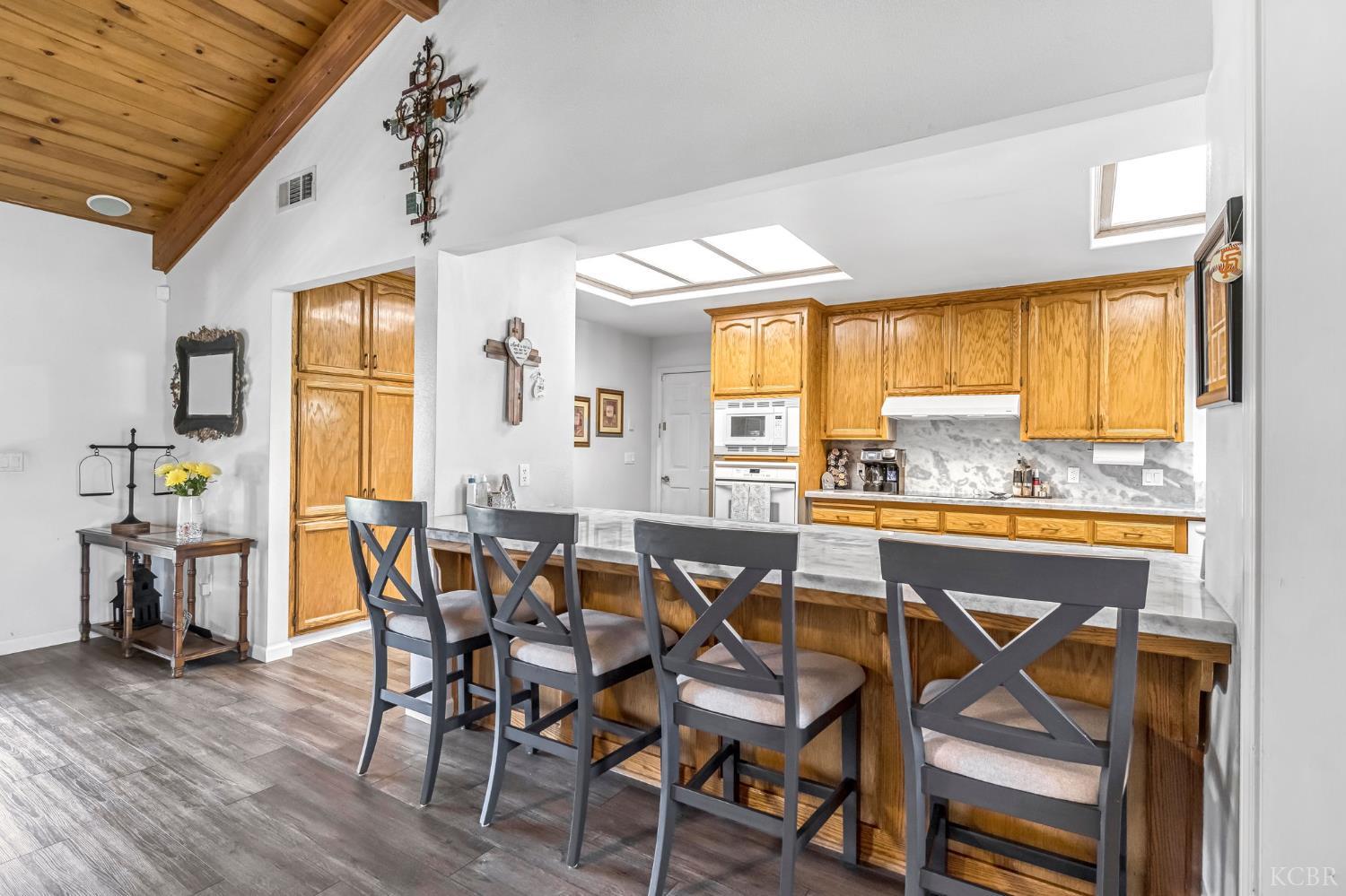 1405 Lincoln Ln, Lemoore, CA 93245