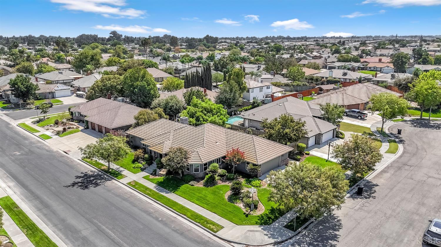 1405 Lincoln Ln, Lemoore, CA 93245