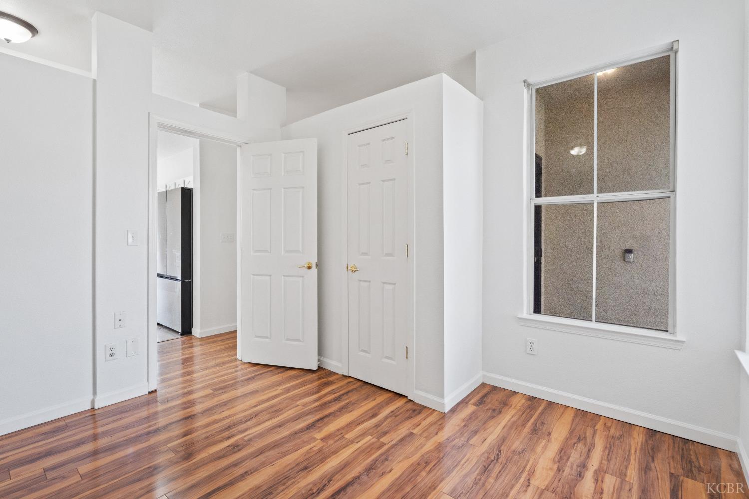 903 W Redwood St, Hanford, CA 93230