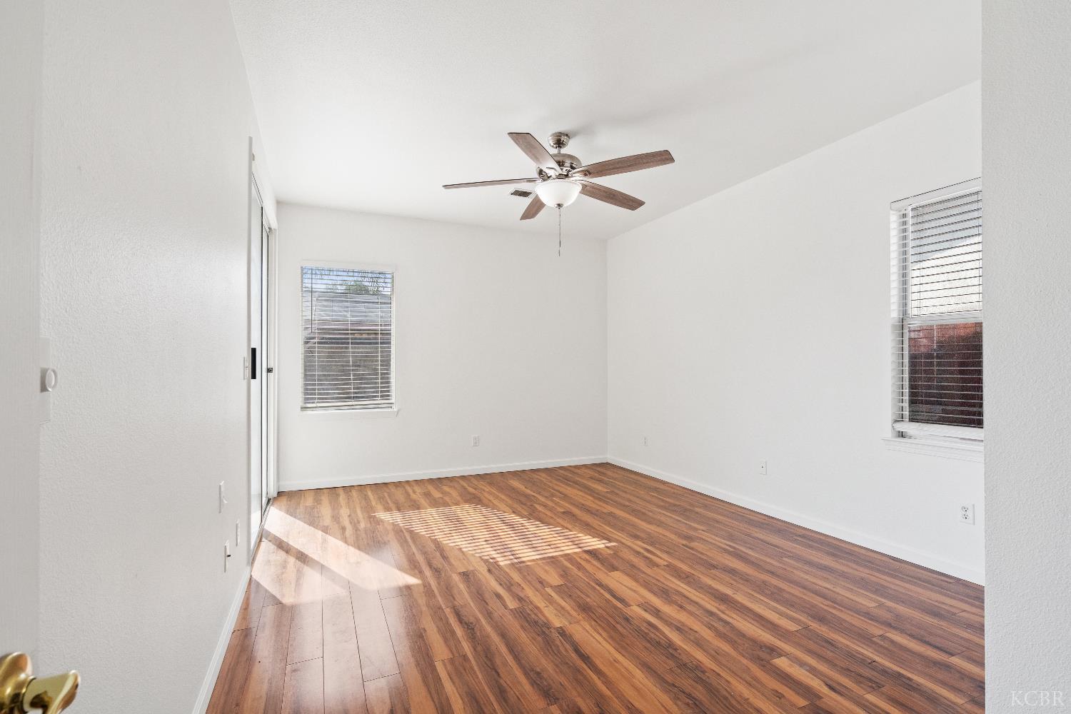 903 W Redwood St, Hanford, CA 93230