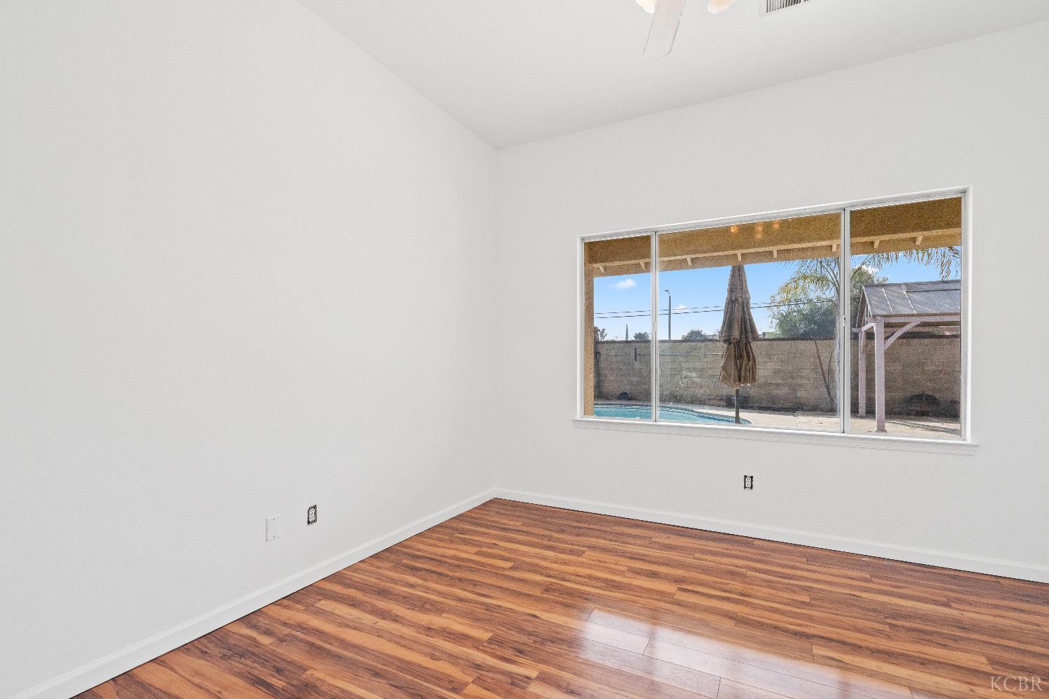 903 W Redwood St, Hanford, CA 93230