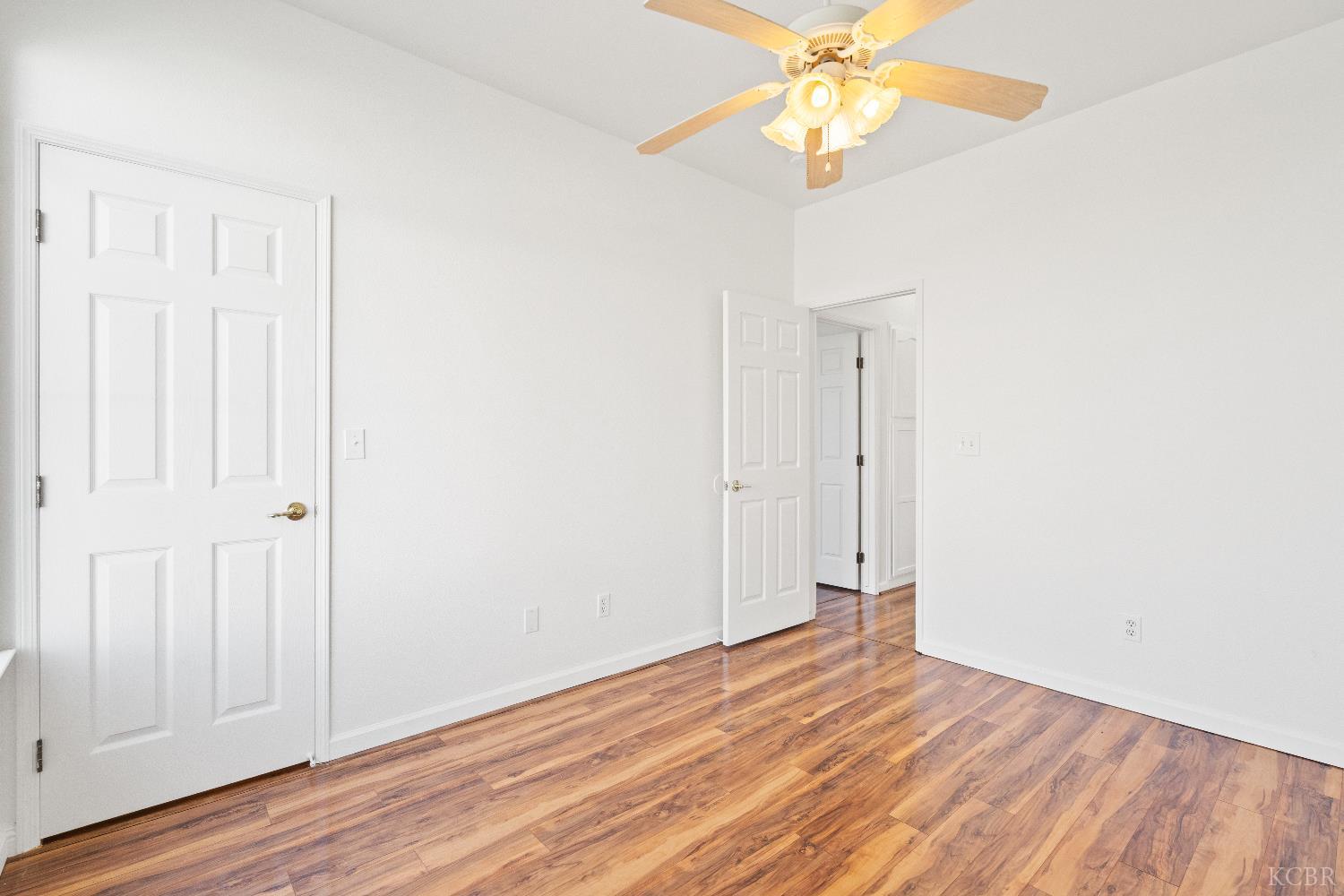 903 W Redwood St, Hanford, CA 93230