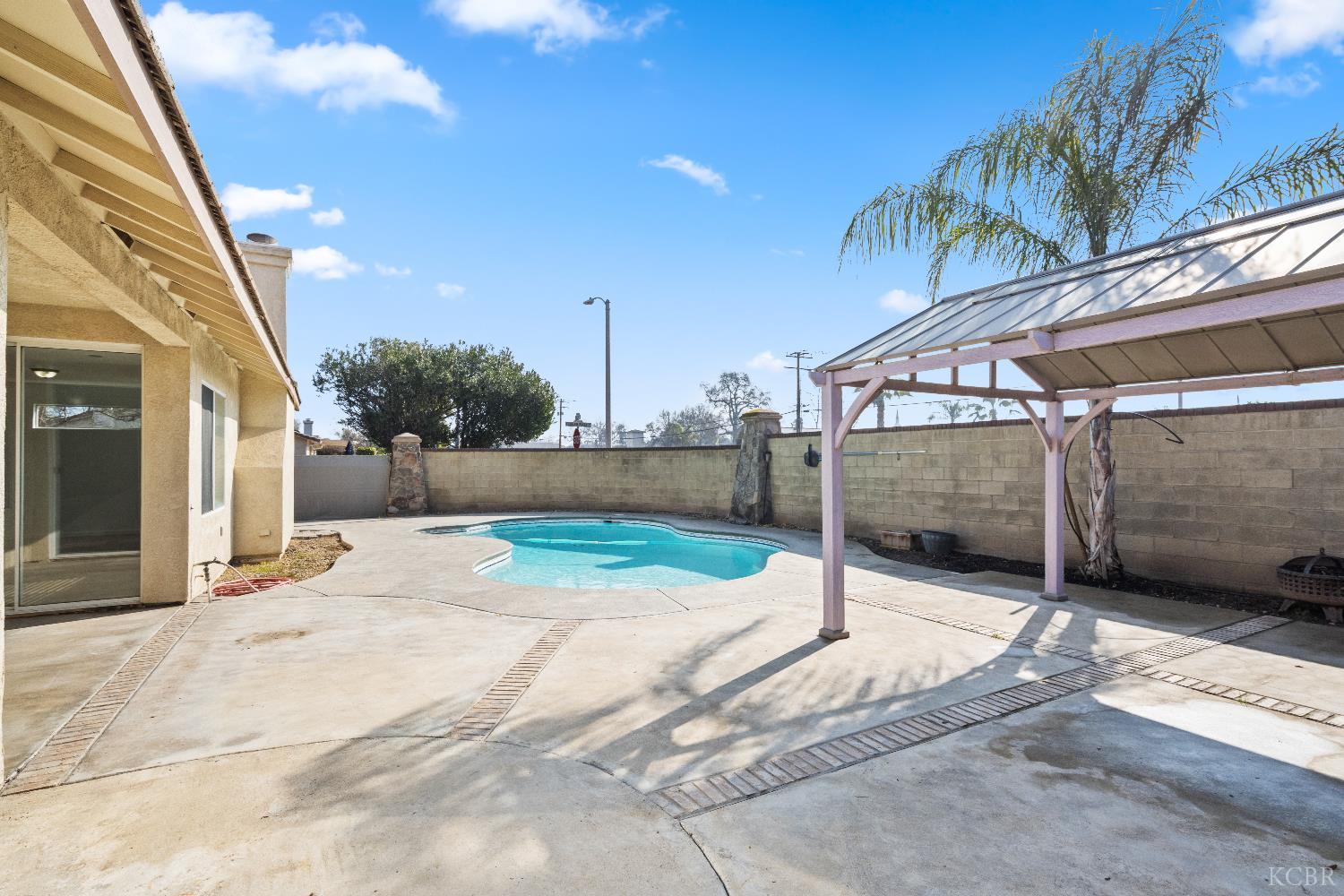 903 W Redwood St, Hanford, CA 93230