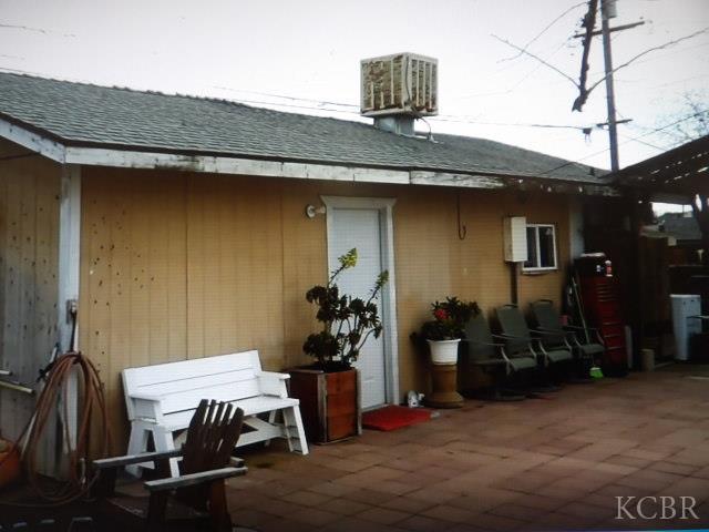 128 E Mariposa St, Avenal, CA 93204