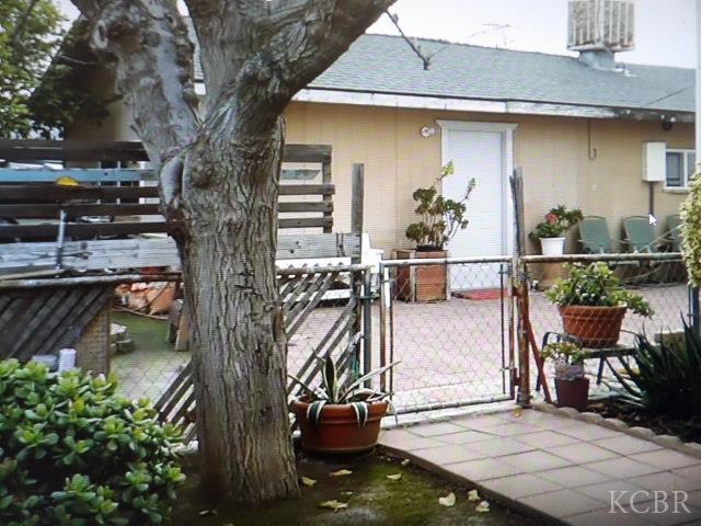 128 E Mariposa St, Avenal, CA 93204