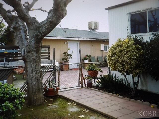 128 E Mariposa St, Avenal, CA 93204