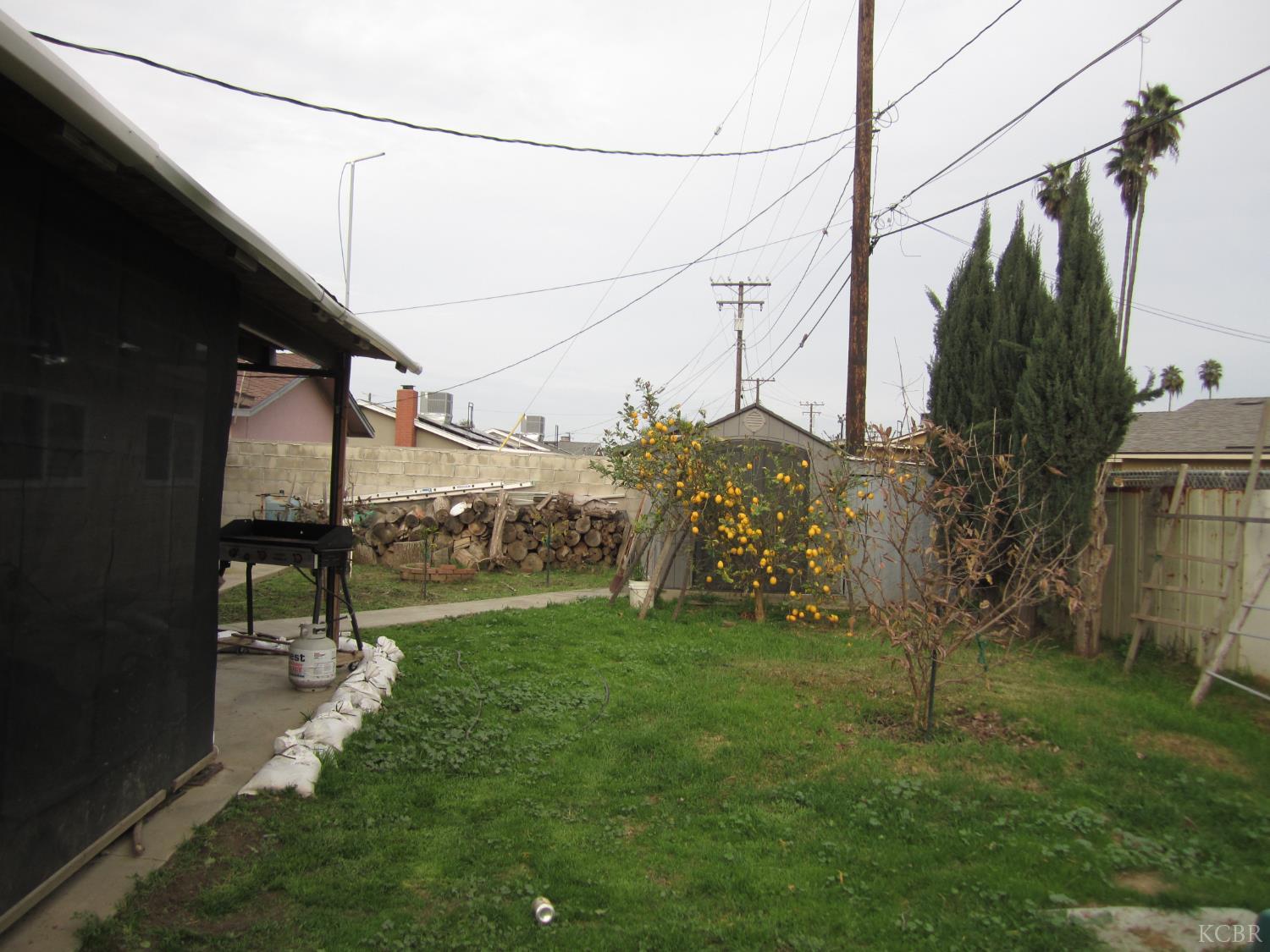 1295 Lassen Dr, Hanford, CA 93230