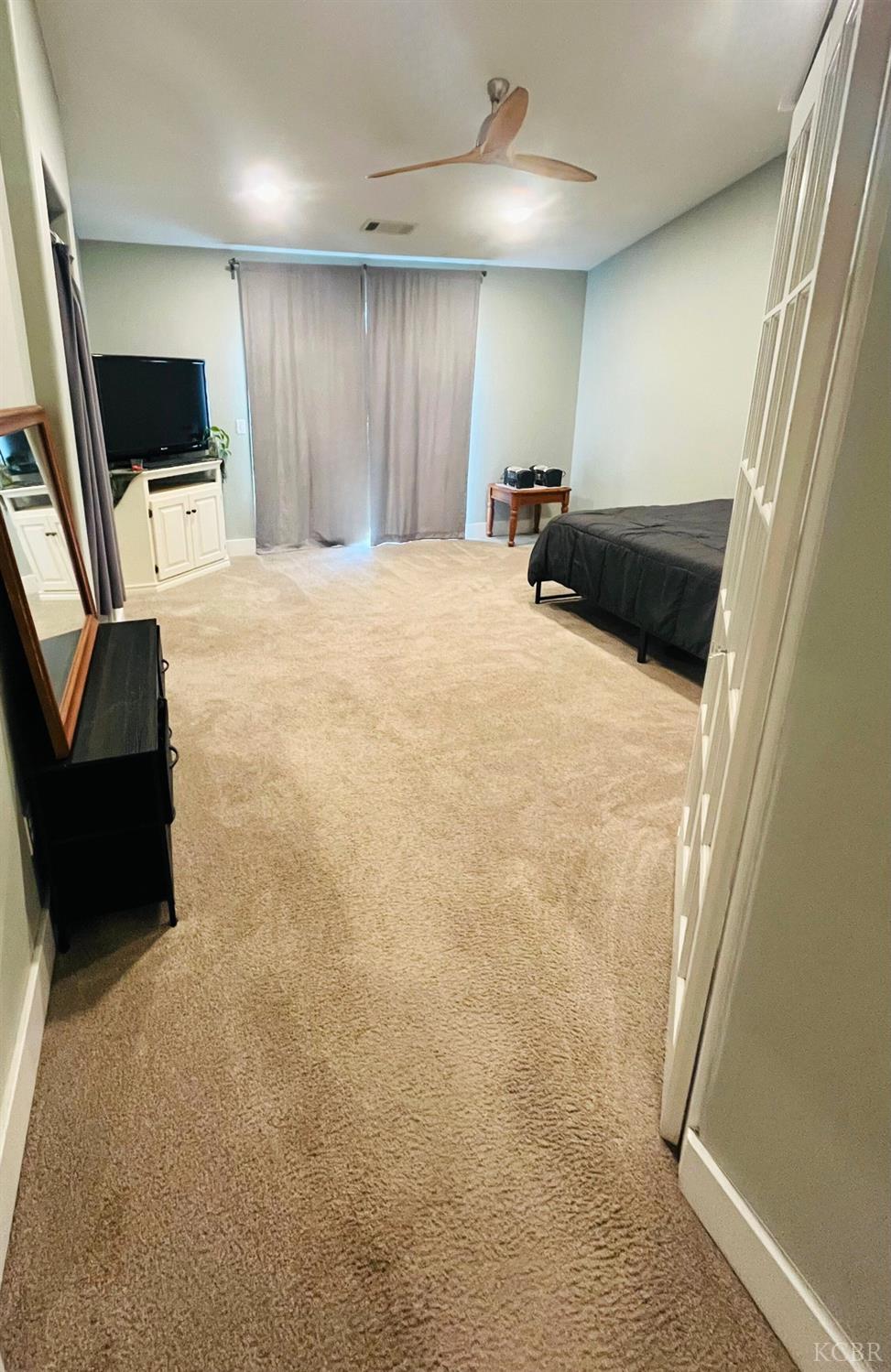 2262 Riesling Ave, Hanford, CA 93230