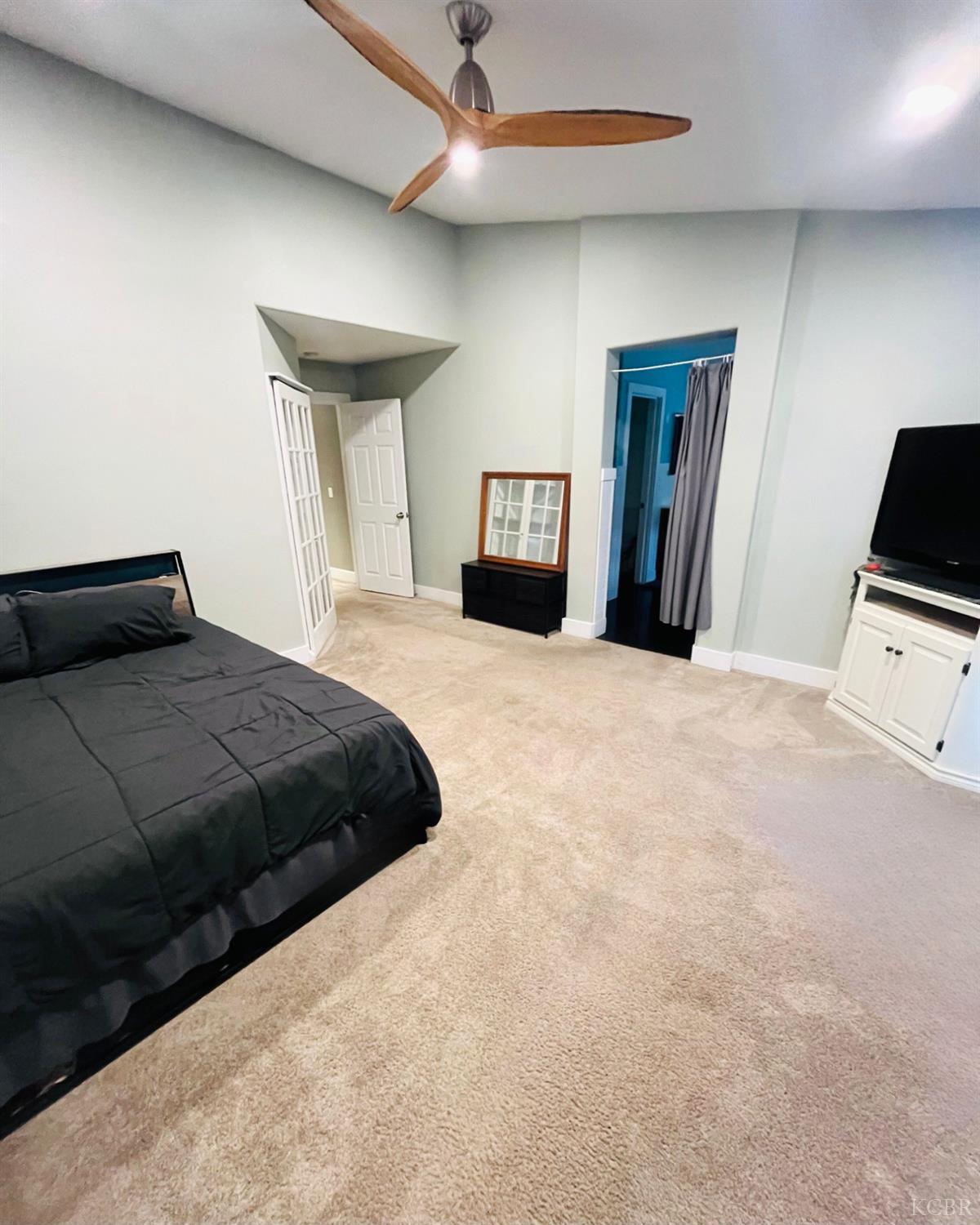 2262 Riesling Ave, Hanford, CA 93230