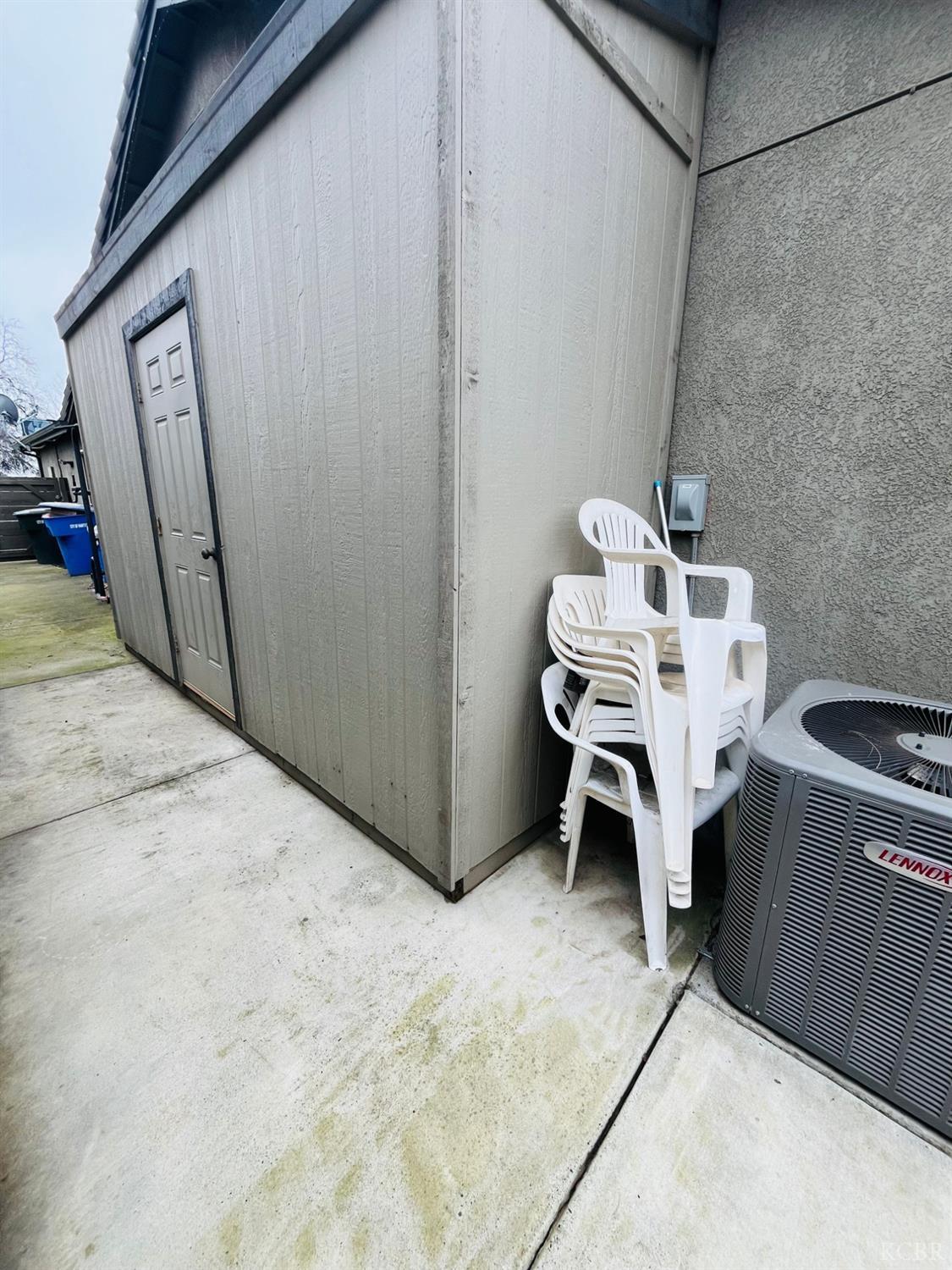 2262 Riesling Ave, Hanford, CA 93230