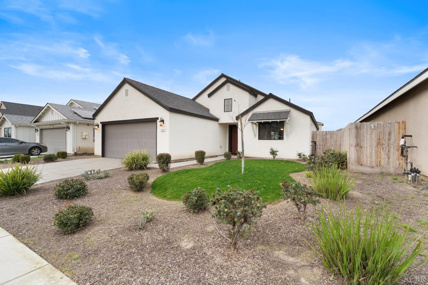 1342 W Butterfield Ln, Hanford, CA 93230