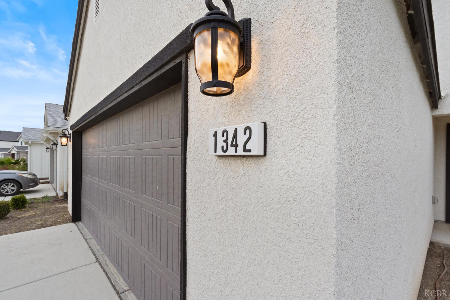 1342 W Butterfield Ln, Hanford, CA 93230