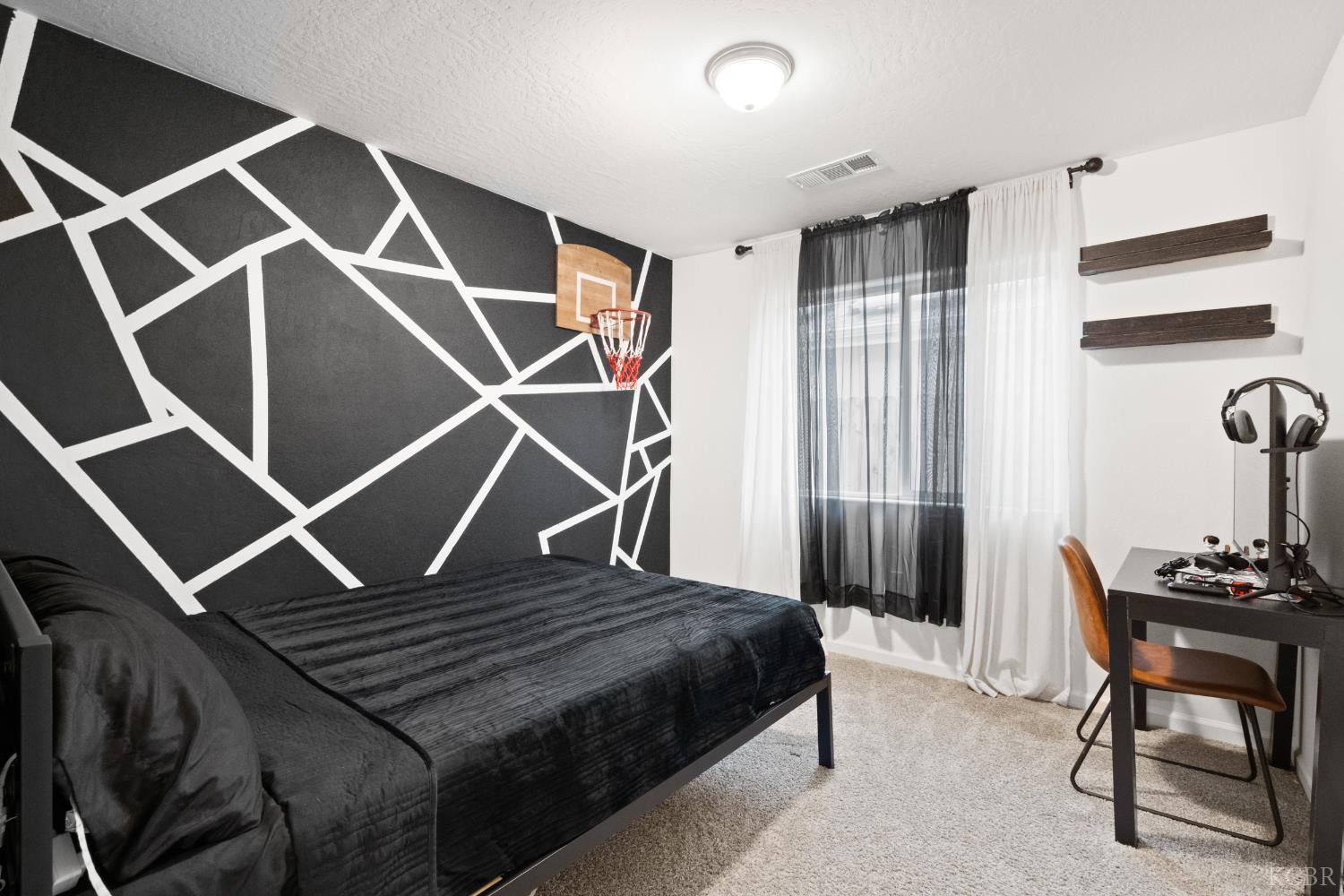 1342 W Butterfield Ln, Hanford, CA 93230