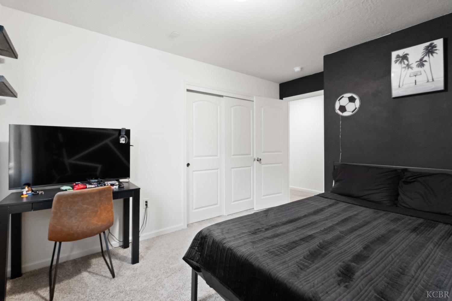 1342 W Butterfield Ln, Hanford, CA 93230