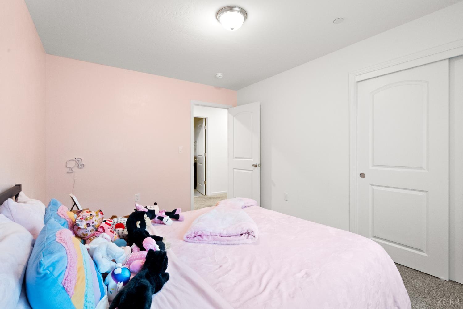 1342 W Butterfield Ln, Hanford, CA 93230