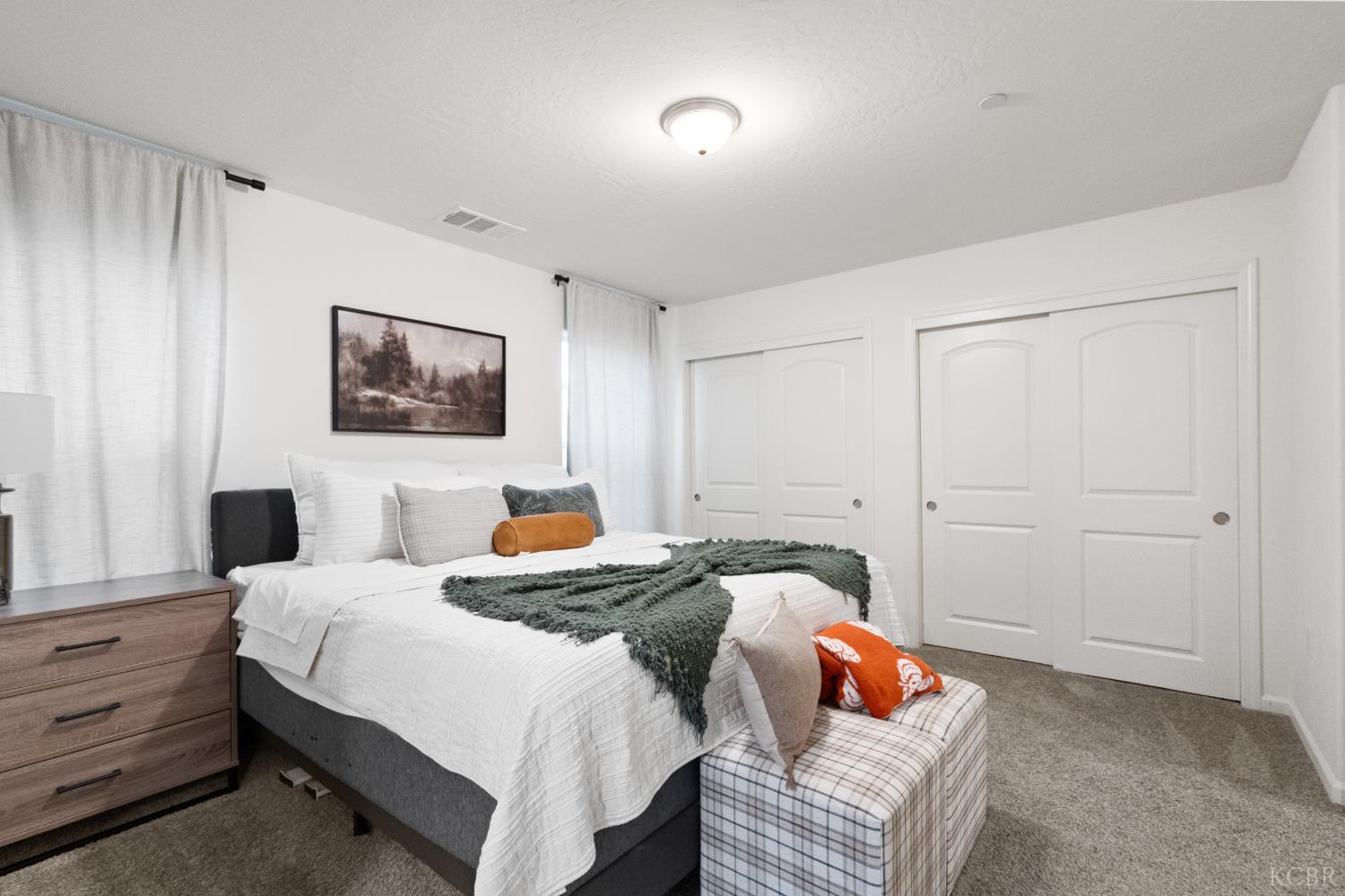 1342 W Butterfield Ln, Hanford, CA 93230