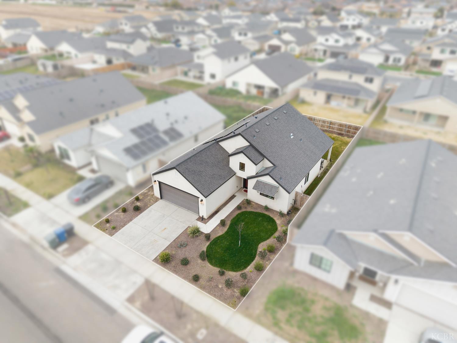 1342 W Butterfield Ln, Hanford, CA 93230