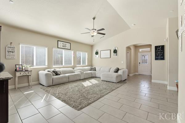 1150 Fire Fall Ave, Lemoore, CA 93245